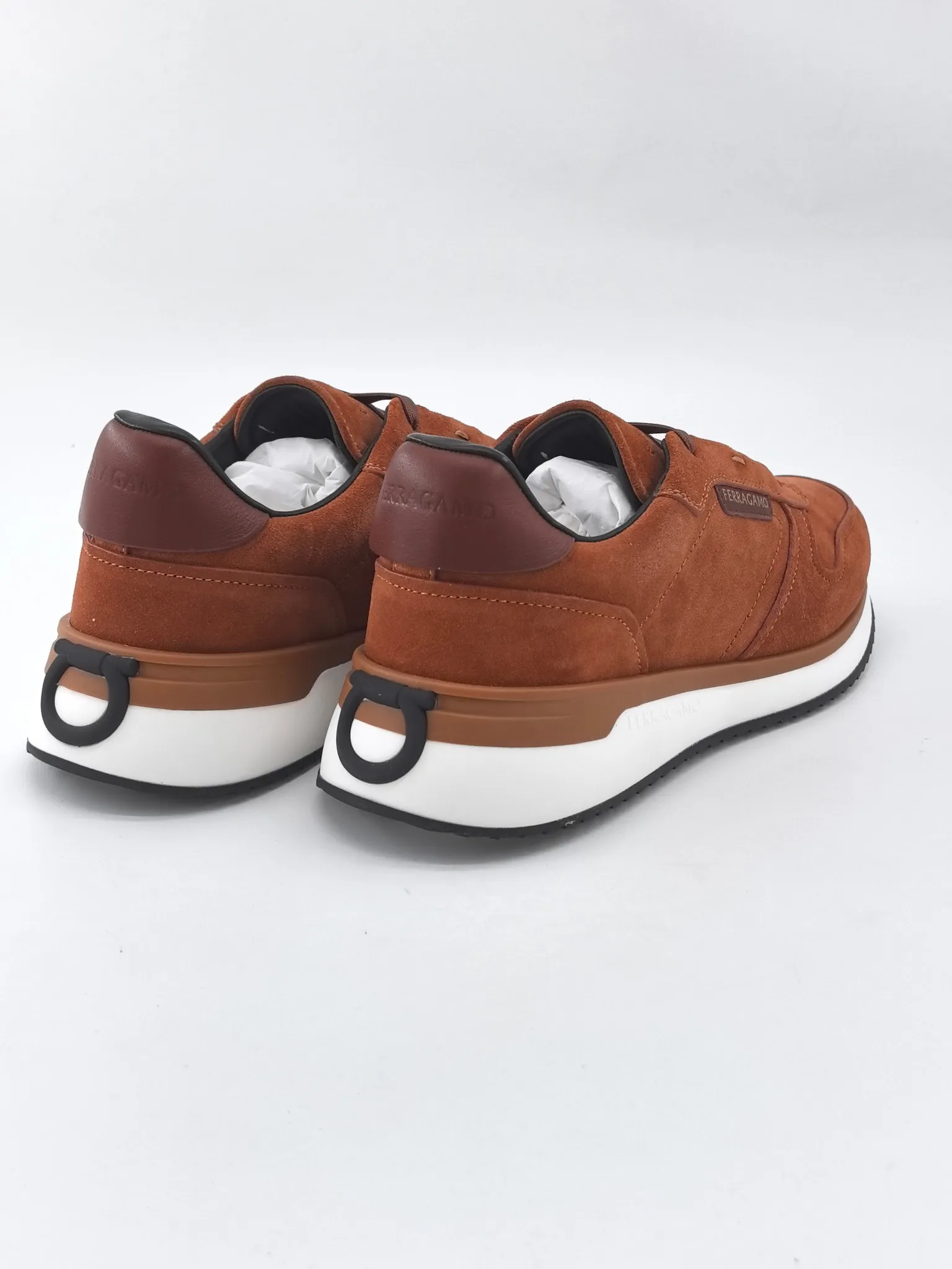 [Ferragam] Top P: 780💰 ▪️Size: 39-44 (38.45 custom-made) FERRAGAMO Ferragam 🔍Top purchasing agent 🇮🇹 Ferragam Street-charming casual shoe series, the counter sells the original configuration simultaneously, Italian imported cowhide fabric, high-quality splicing technology, imported water-dyed cow lining , soles: original foam outsole specially provided by the original factory, original factory follow-up goods, 🔍 high quality, can be entered and exited the counter at will, welcome to compare and synchronize with the counter.